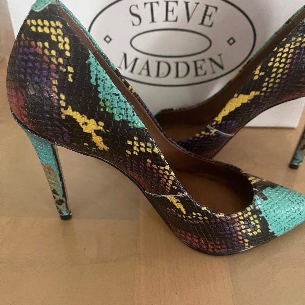 Steve Madden Pumps